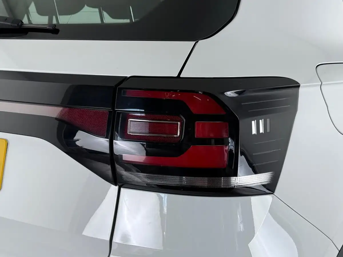 2019-volkswagen-t-cross-10-tsi-se-115ps-dsg-big-9