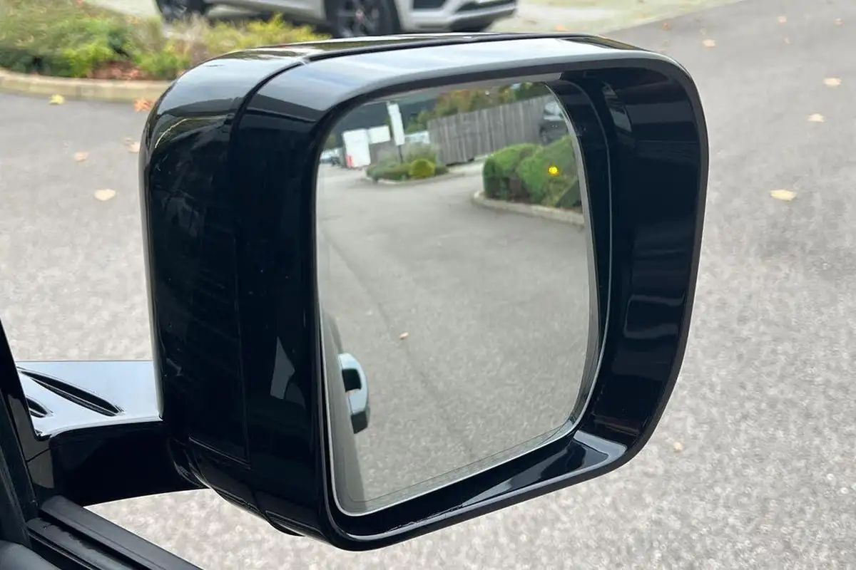 2024-land-rover-90-defender-30-d350-x-dynamic-hse-big-50