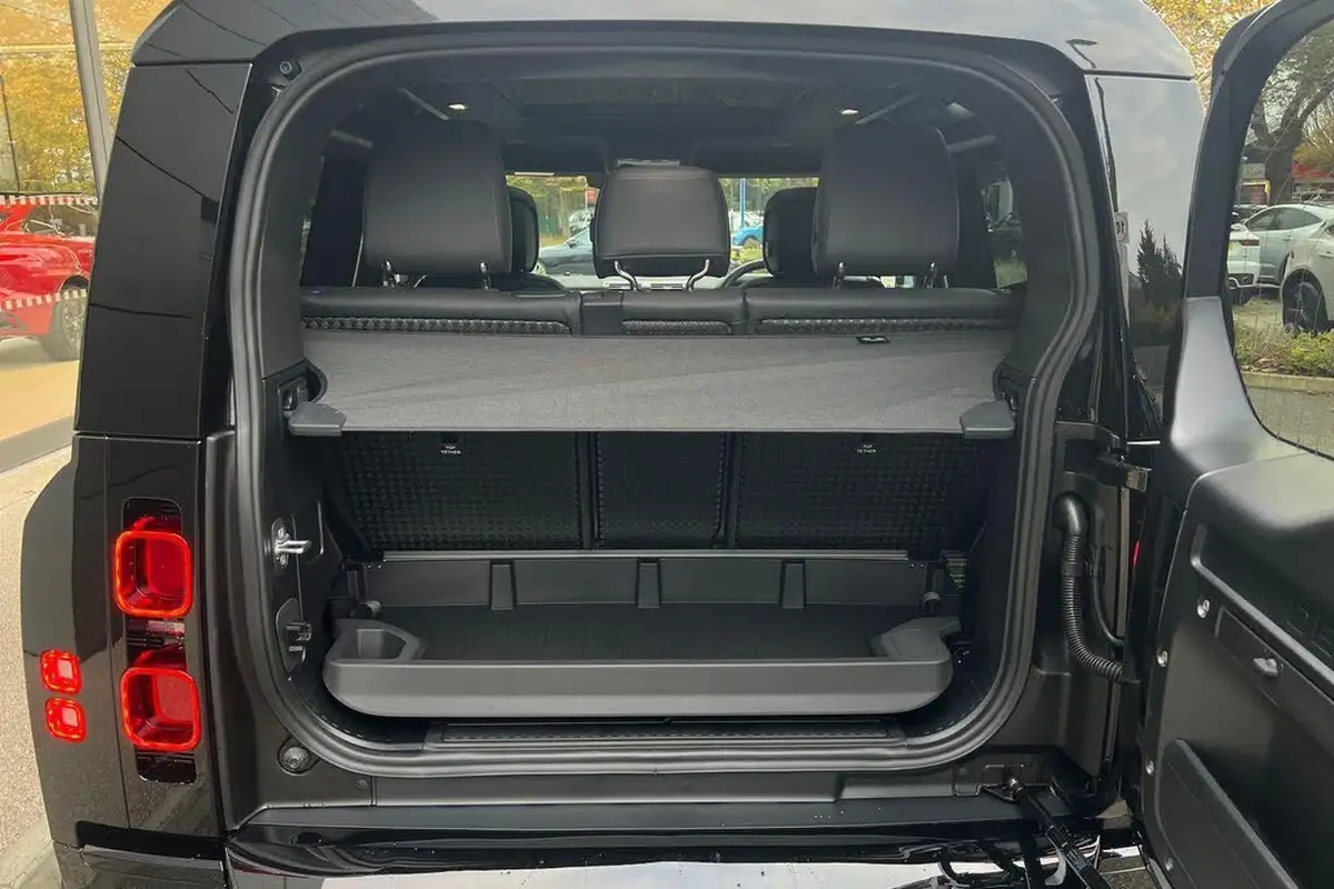 2024-land-rover-90-defender-30-d350-x-dynamic-hse-big-26