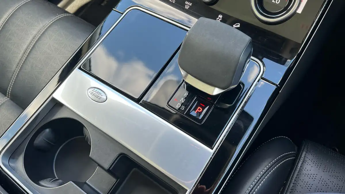 2021-land-rover-range-rover-velar-20-p400e-r-dynamic-hse-big-12
