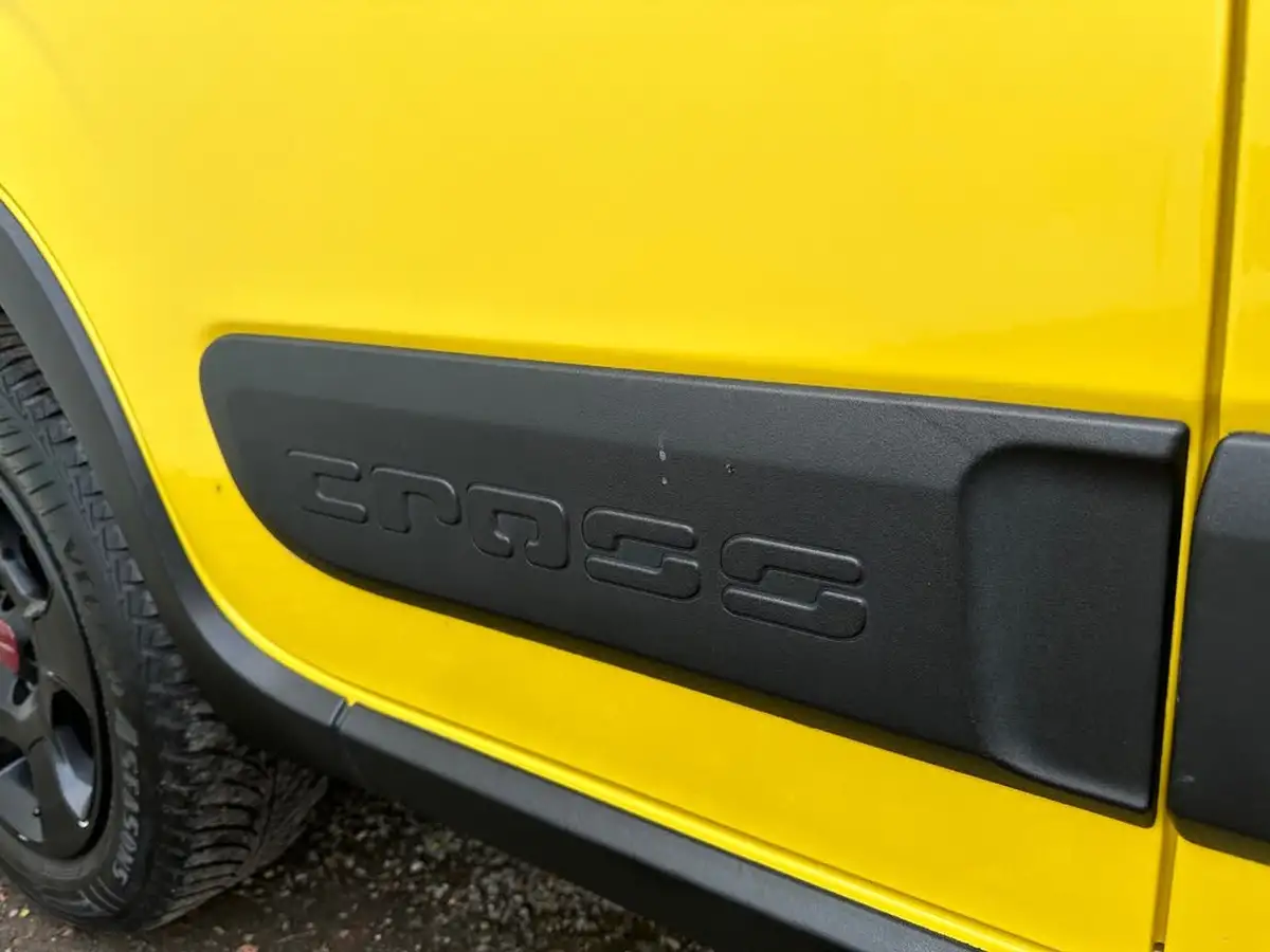 2019-fiat-panda-09-waze-4x4-big-6