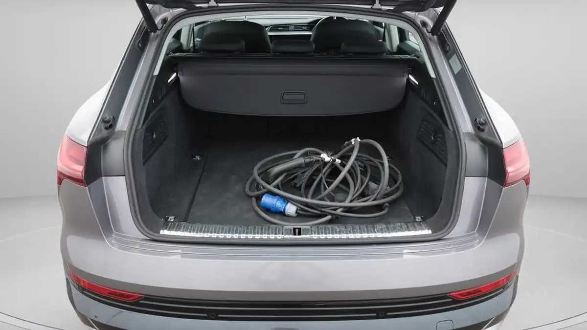 2020-audi-e-tron-50e-technik-big-17