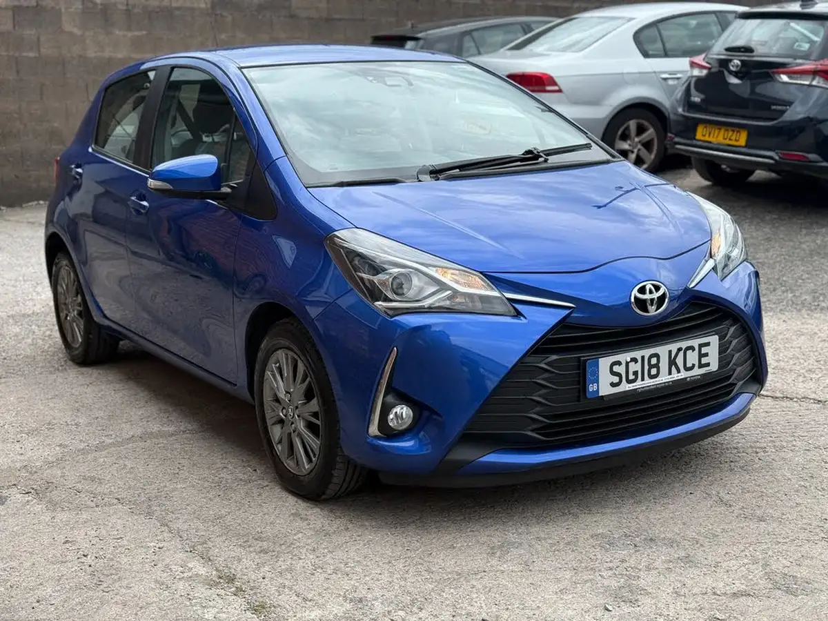 2018-toyota-yaris-15-vvt-i-icon-navi-big-2