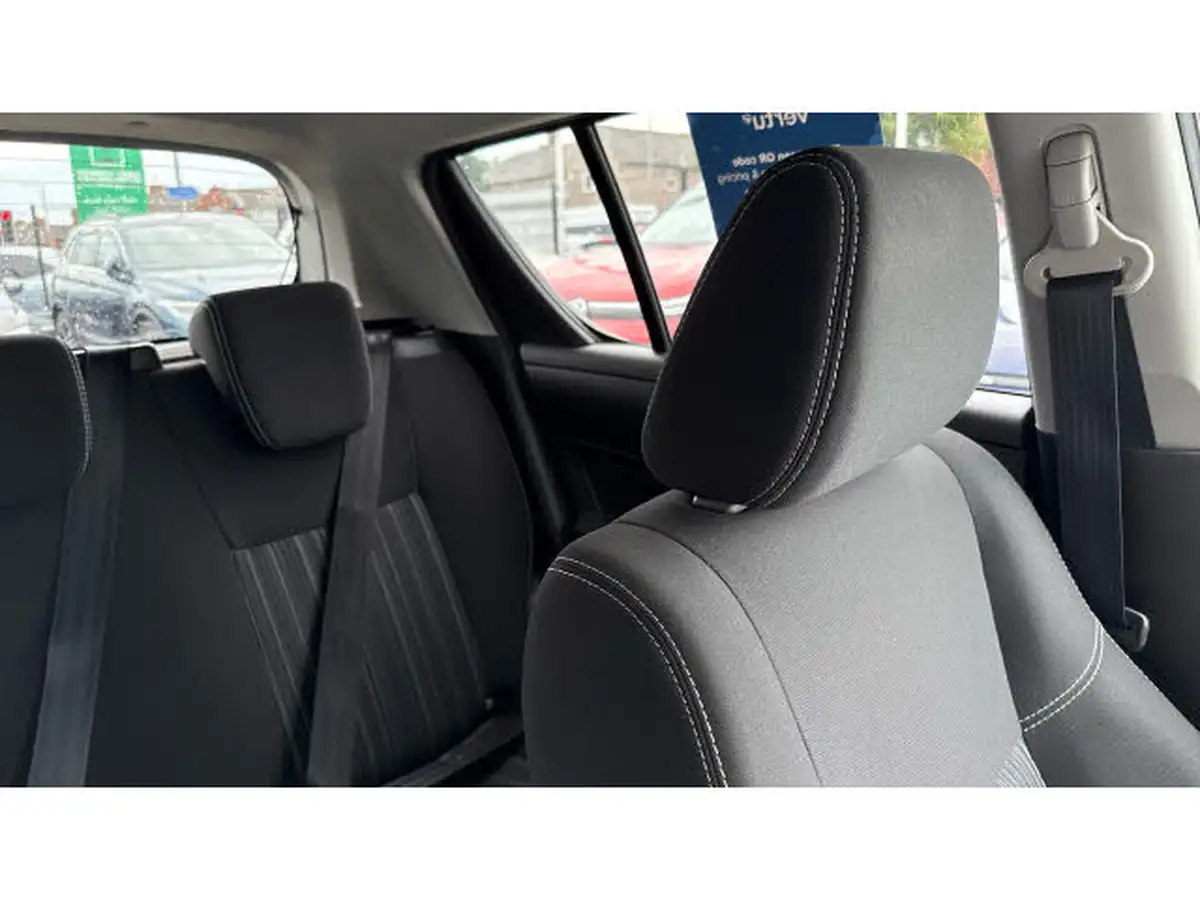 2016-suzuki-swift-12-sz-l-5d-big-52