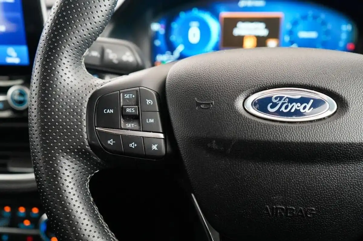 2022-ford-puma-suv-10-st-line-vignale-125ps-big-18