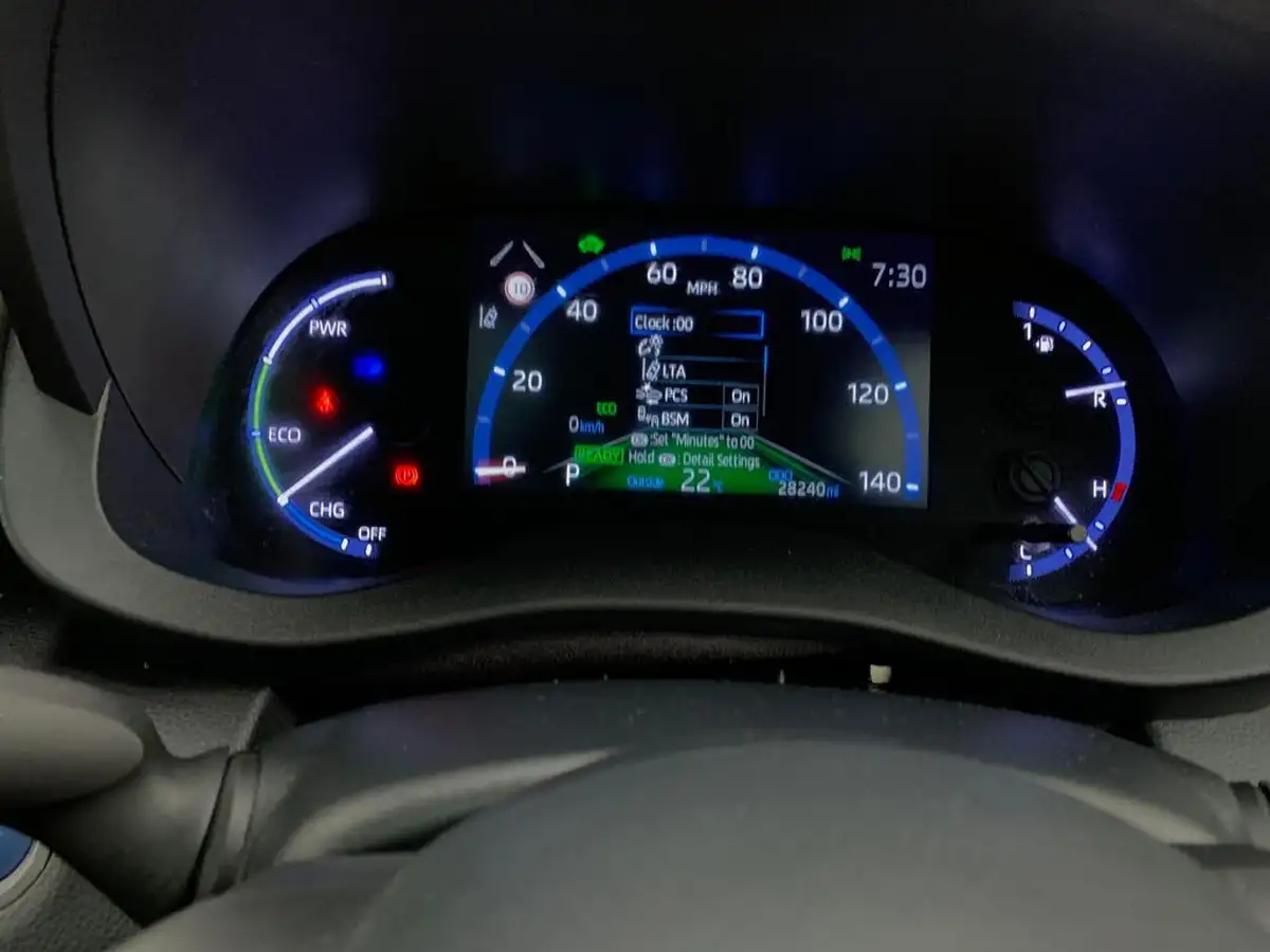 2022-toyota-yaris-cross-15-vvt-i-excel-awd-i-big-27