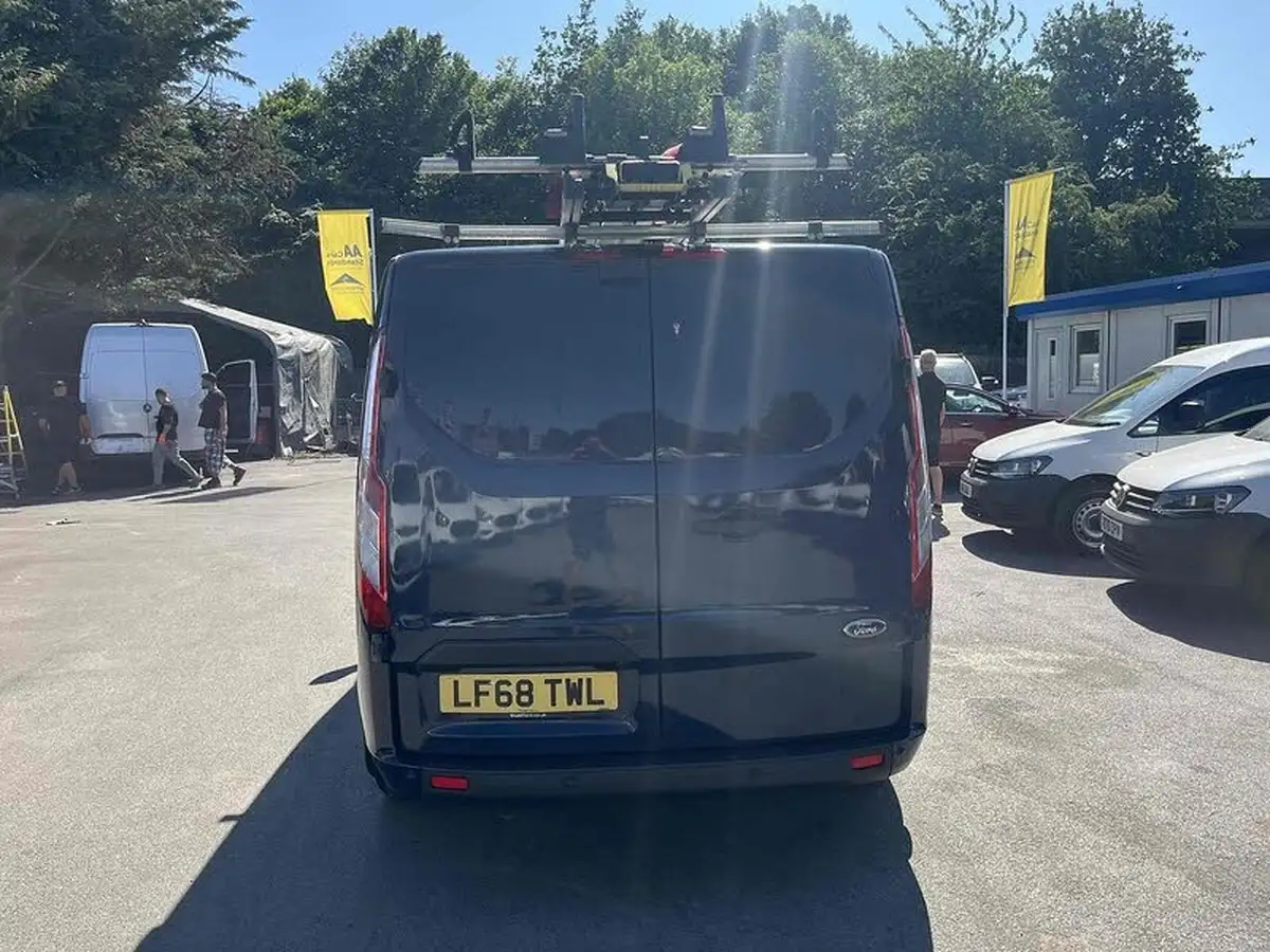 2018-ford-transit-custom-20tdci-320-l1h1-trend-130pseu6-panel-van-big-8
