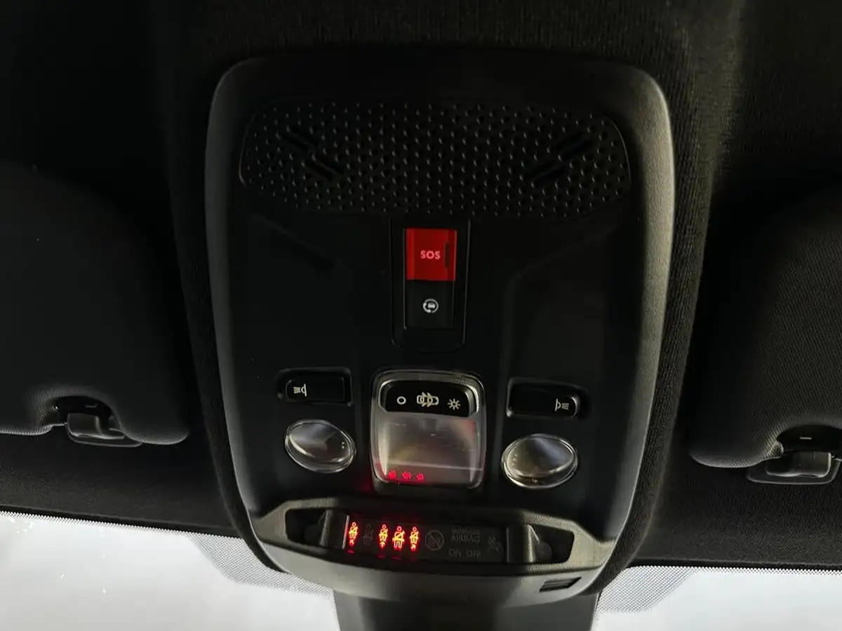 2022-vauxhall-corsa-e-sri-premium-big-25