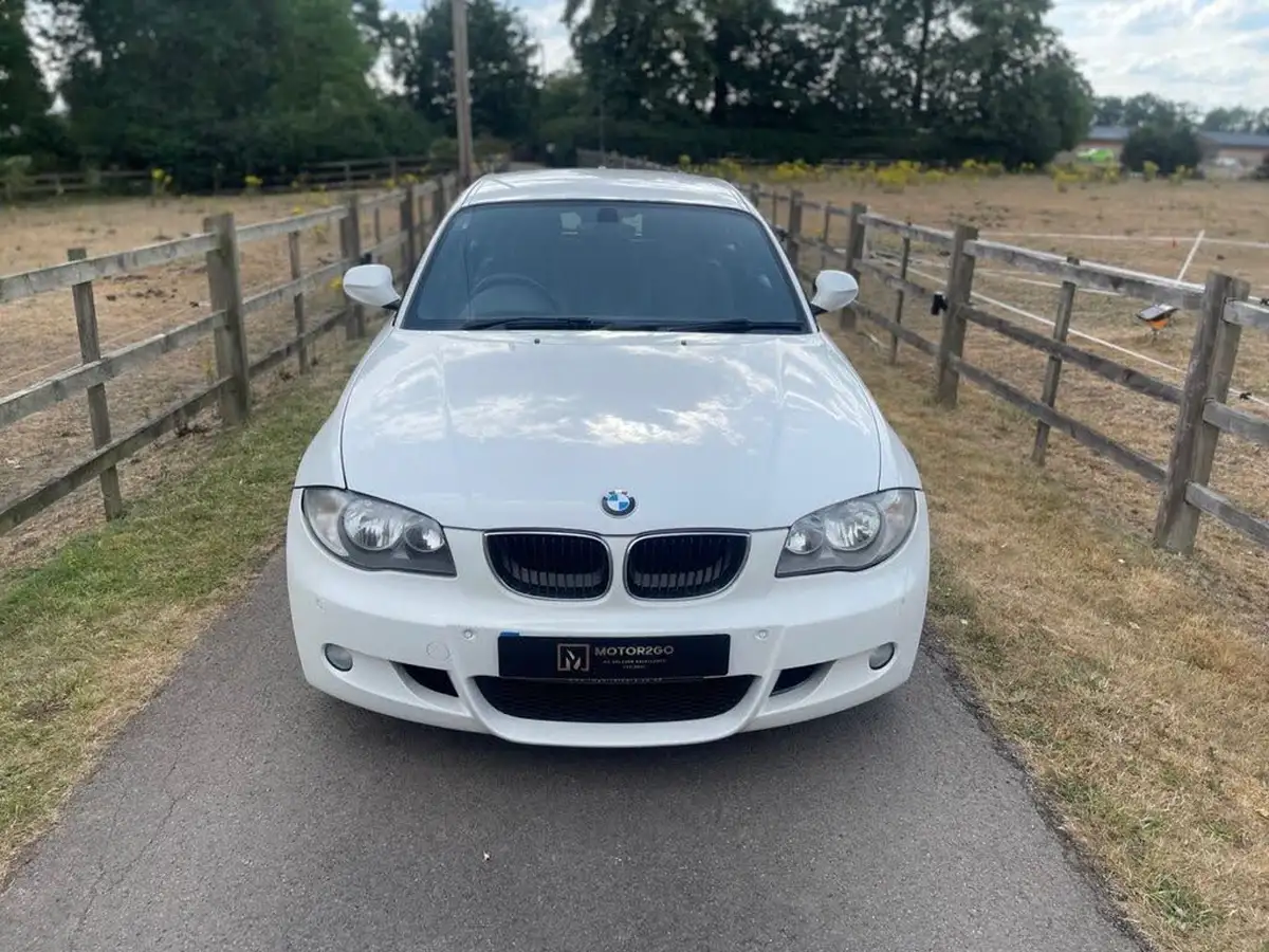 2011-bmw-1-series-20td-123d-m-sport-hatchback-3d-big-1