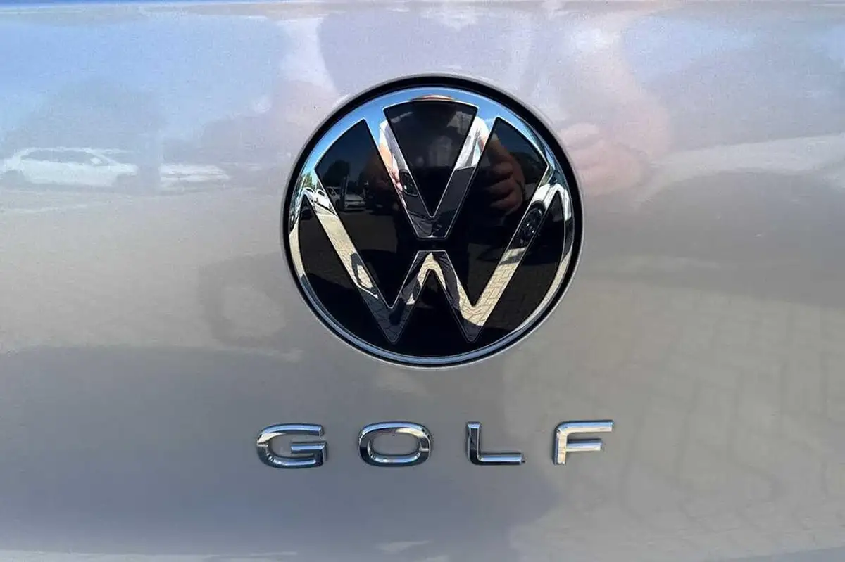 2022-volkswagen-golf-15-tsi-style-150ps-hatchback-big-25