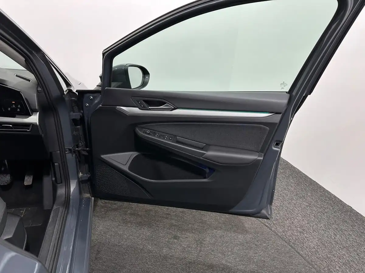 2023-volkswagen-golf-15-tsi-life-150ps-hatchback-big-29
