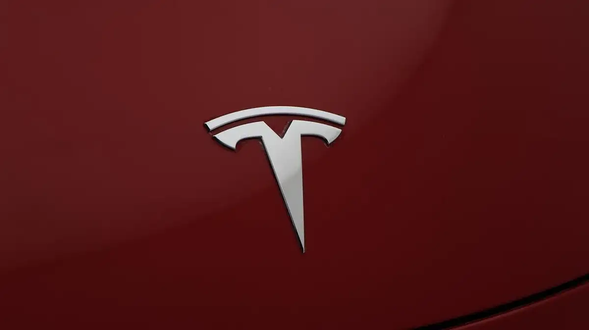 2022-tesla-model-y-e-long-range-big-34