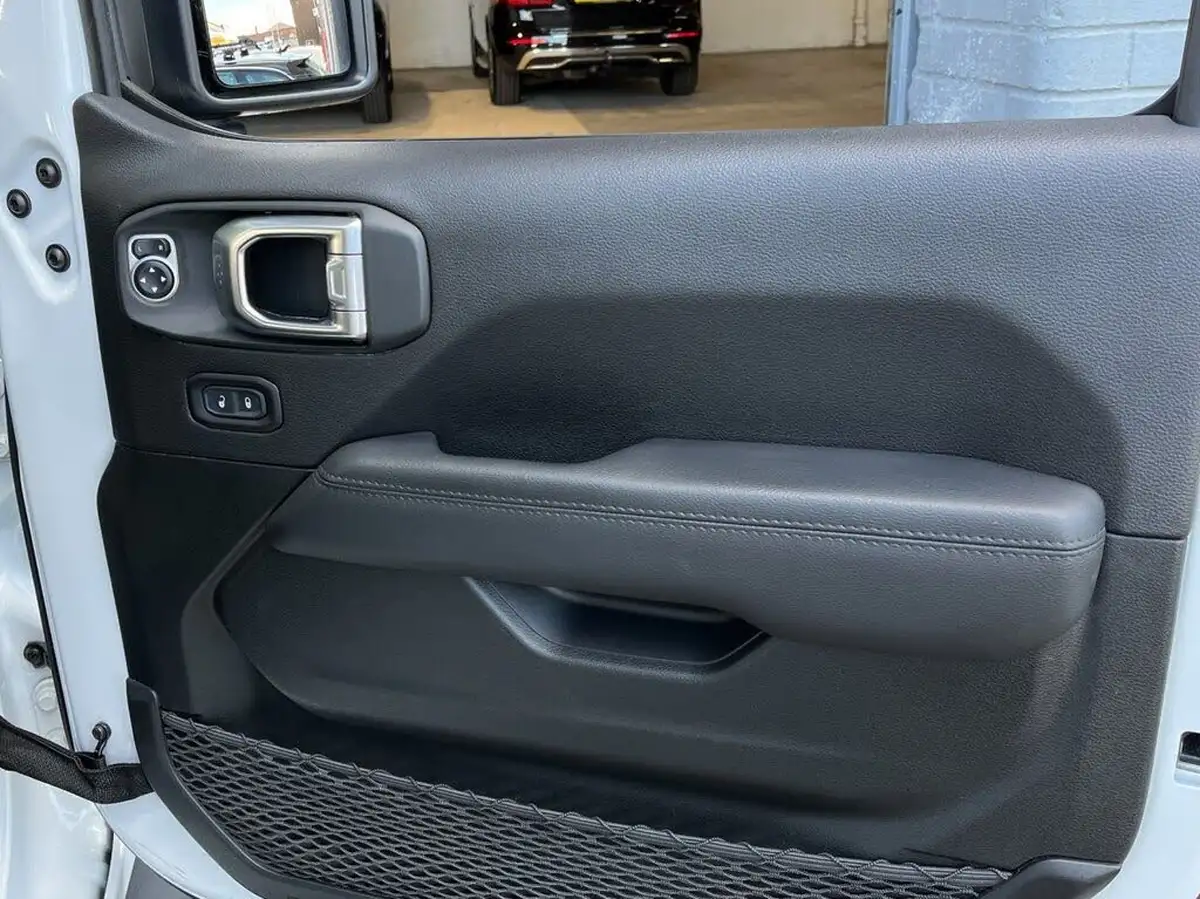 2021-jeep-wrangler-20-gme-night-eagle-big-24