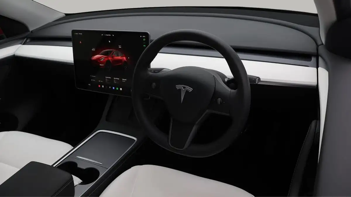 2022-tesla-model-y-e-long-range-big-10