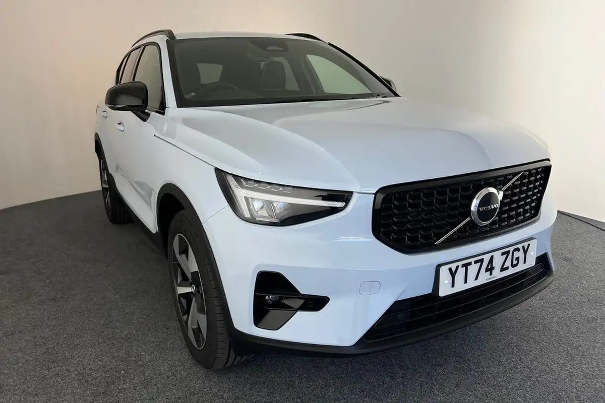 2024-volvo-xc40-big-26