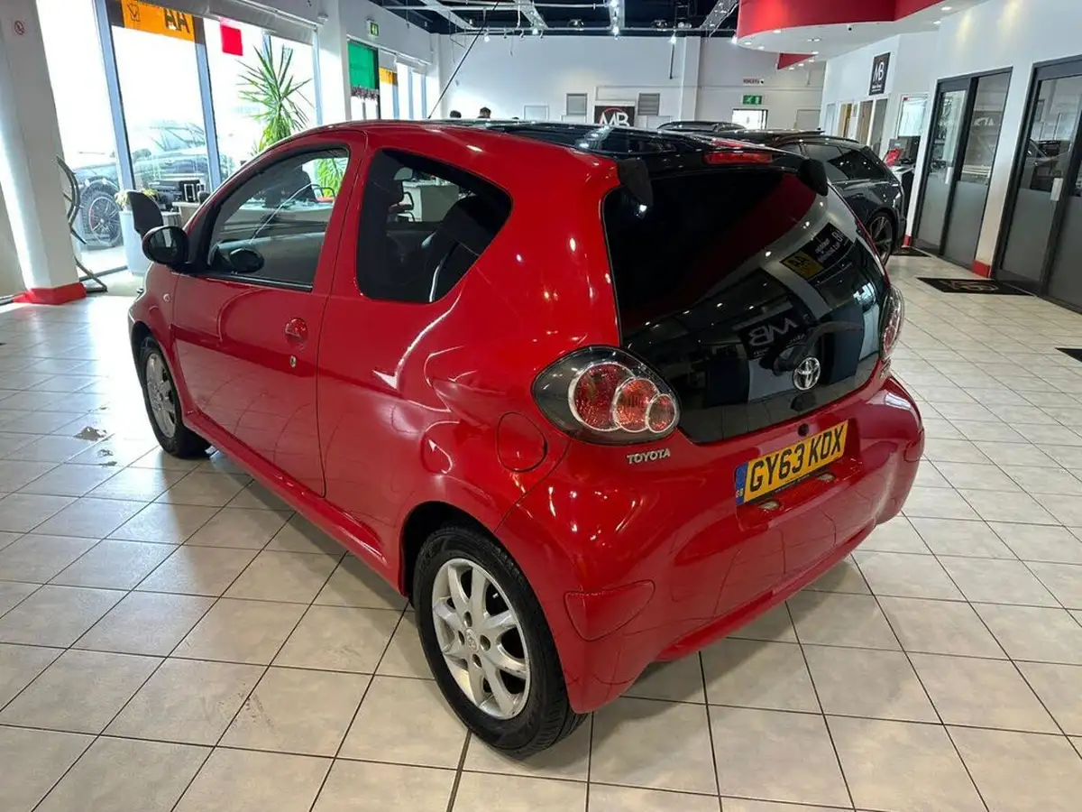 2013-toyota-aygo-10-mode-ac-3d-big-4