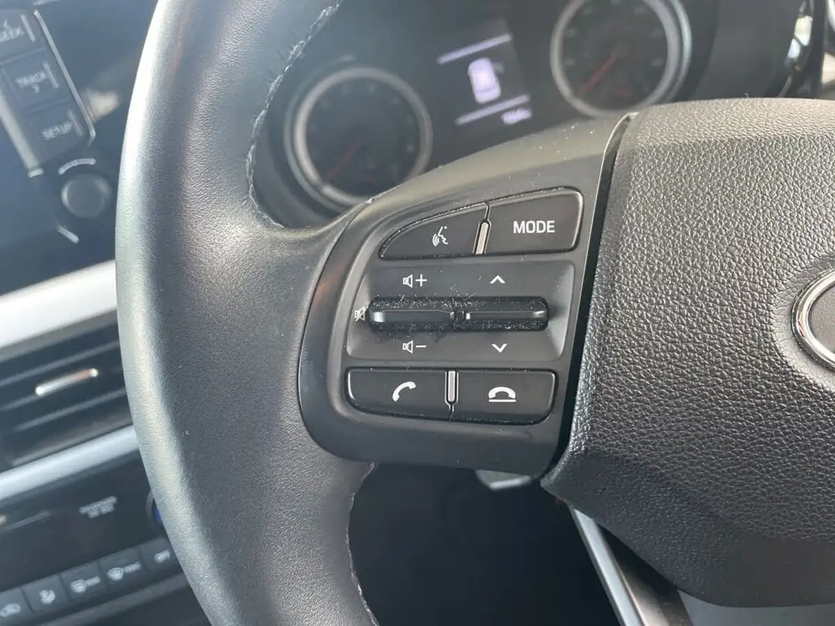 2022-hyundai-i10-10-premium-auto-big-15