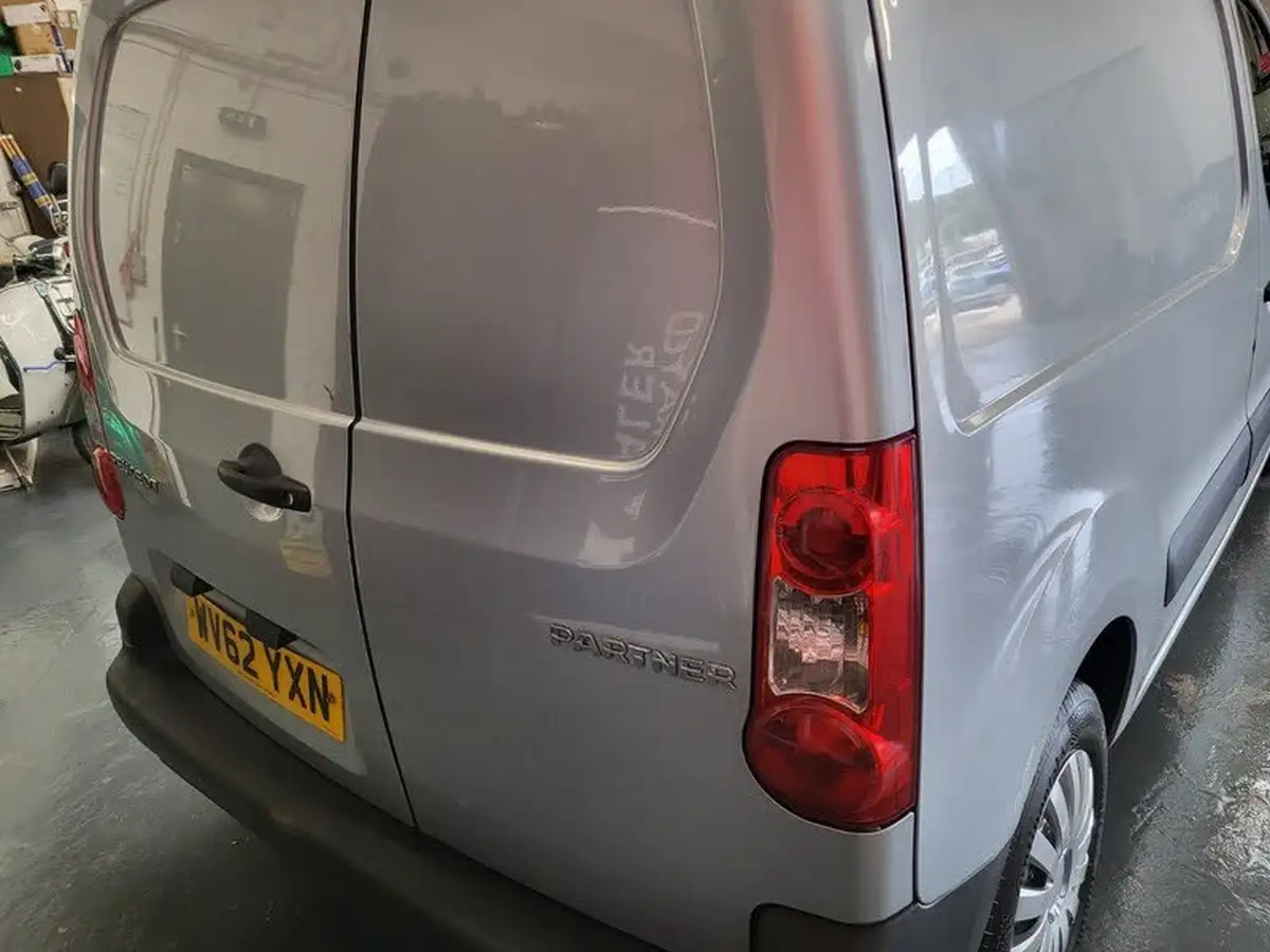 2012-peugeot-partner-16td-s-l1-92-850-panel-van-big-12