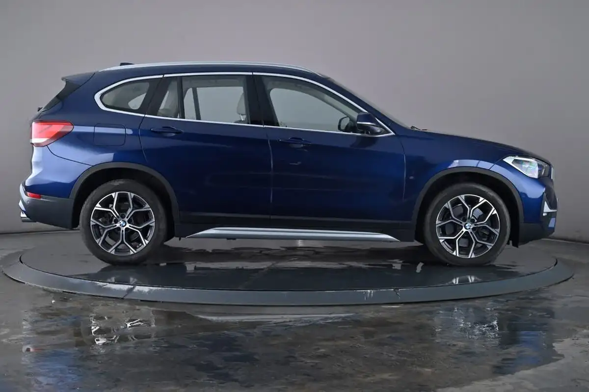 2019-bmw-x1-20-sdrive-20i-xline-sdrive-20i-big-2