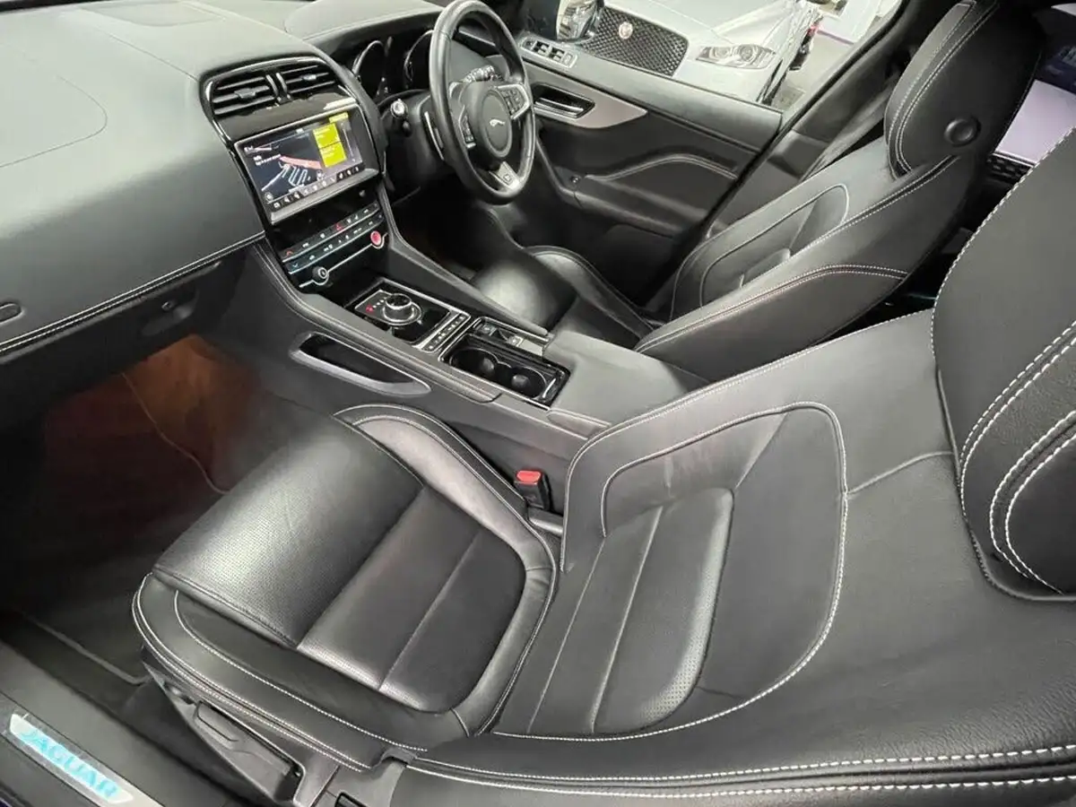 2019-jaguar-f-pace-20-i4d-r-sport-180ps-awd-auto-big-30