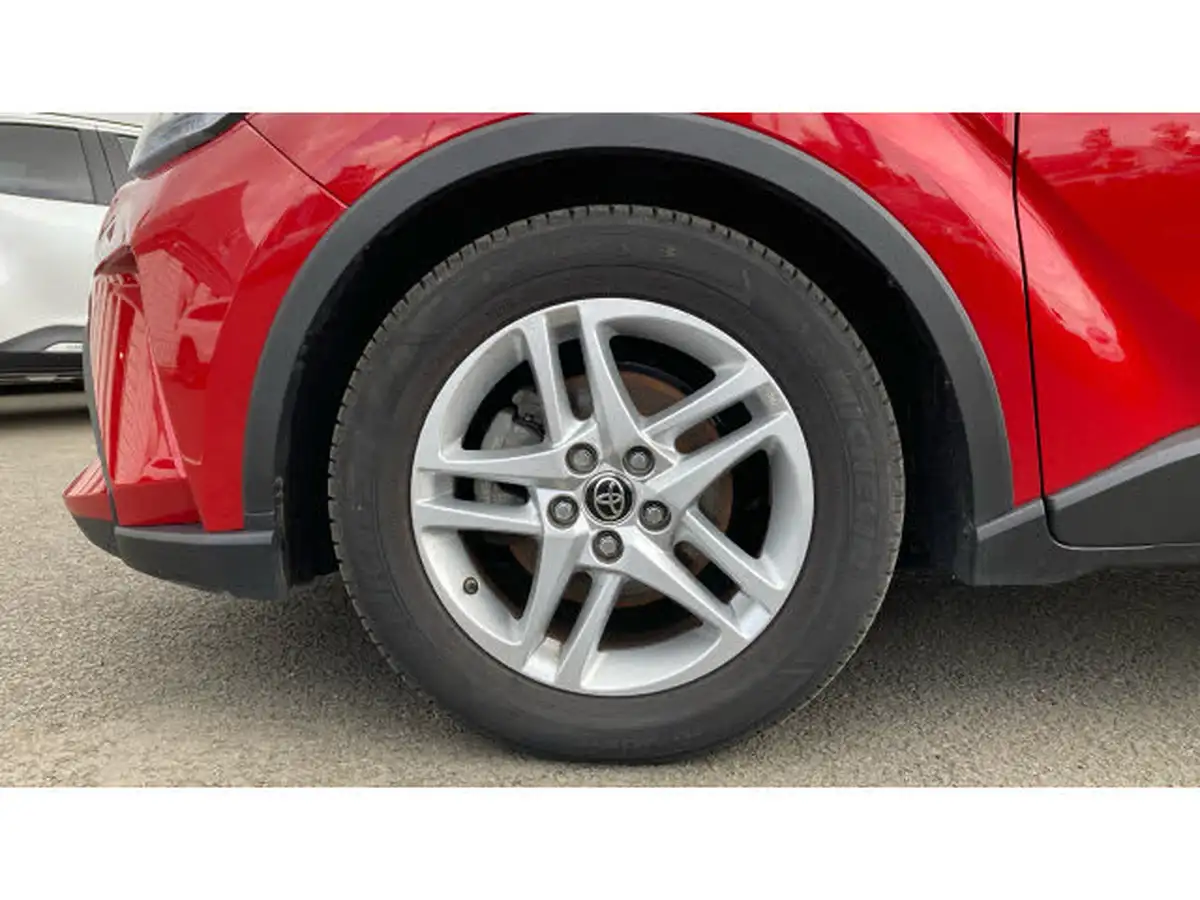 2023-toyota-c-hr-18-vvt-i-icon-120bhp-big-17