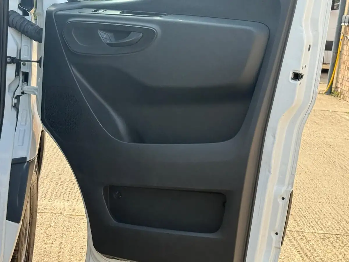2019-mercedes-benz-sprinter-21cdi-314-l2h1-143pseu6c-panel-van-fwd-big-31
