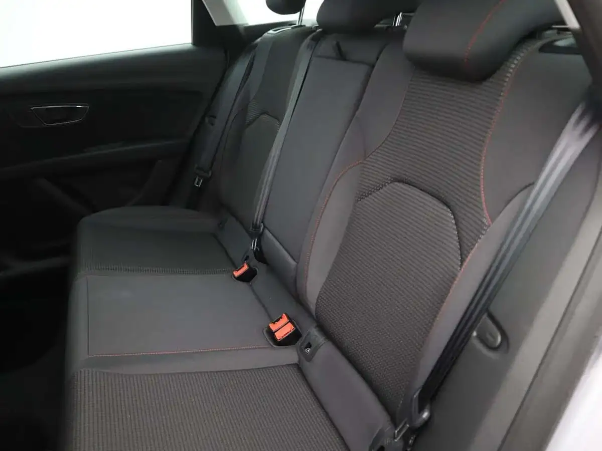 2019-seat-leon-15-tsi-evo-fr-black-edition-150ps-estate-big-14