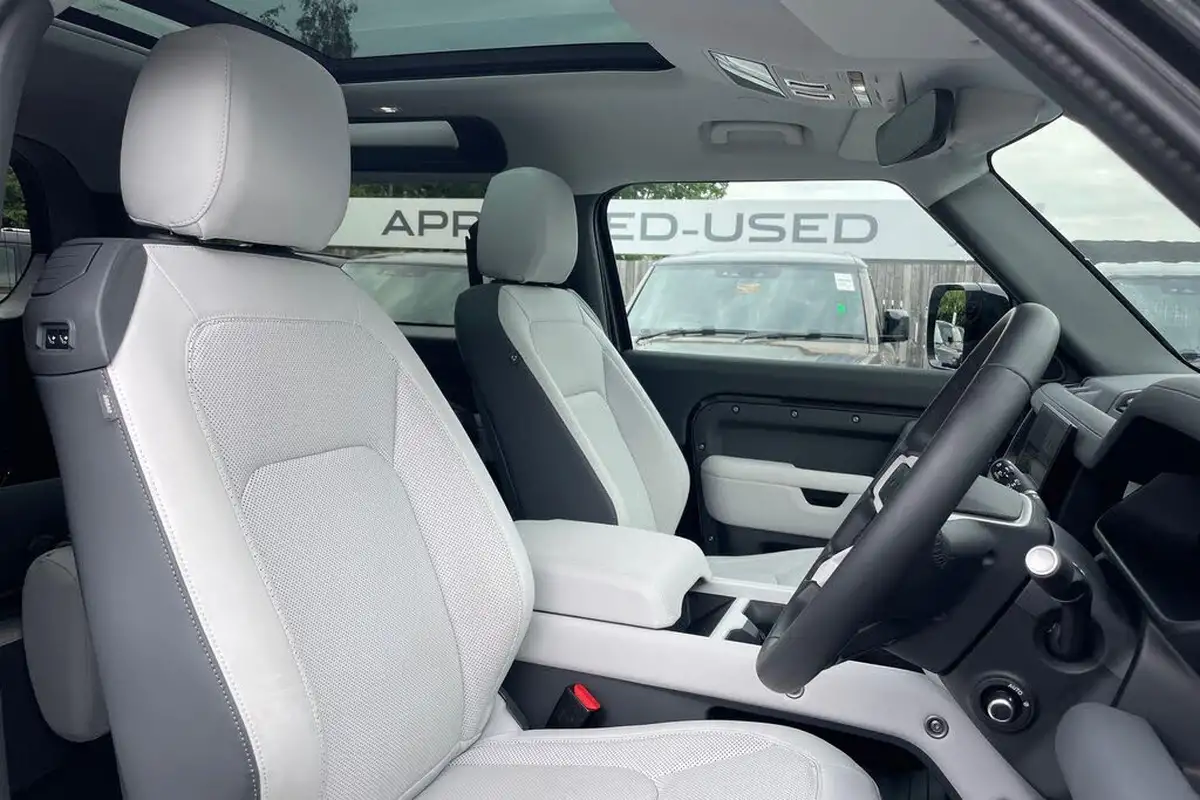 2024-land-rover-90-defender-30-d350-x-dynamic-hse-big-43
