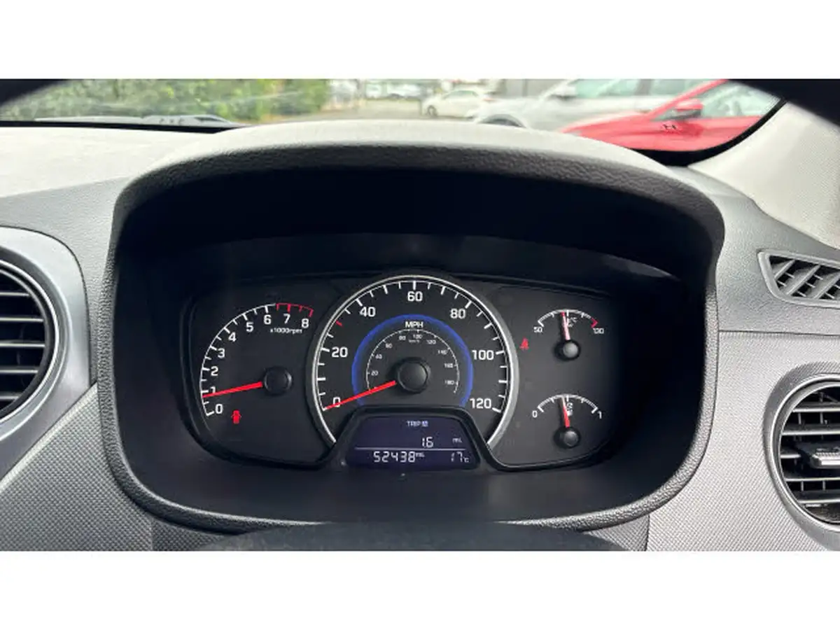 2017-hyundai-i10-10-se-big-17