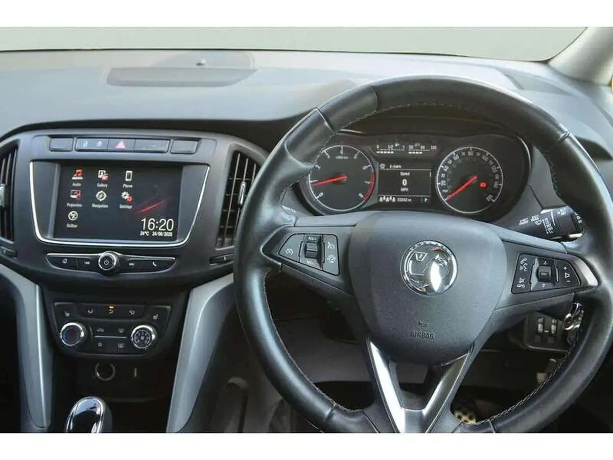 2017-vauxhall-zafira-tourer-14i-16v-turbo-sri-nav-auto-big-1
