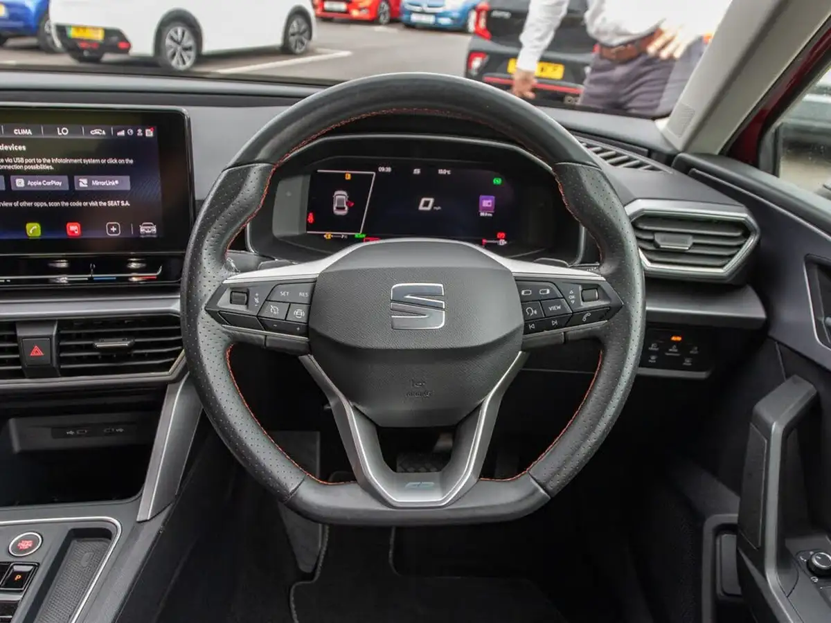 2020-seat-leon-14-e-hybrid-fr-hatchback-big-20