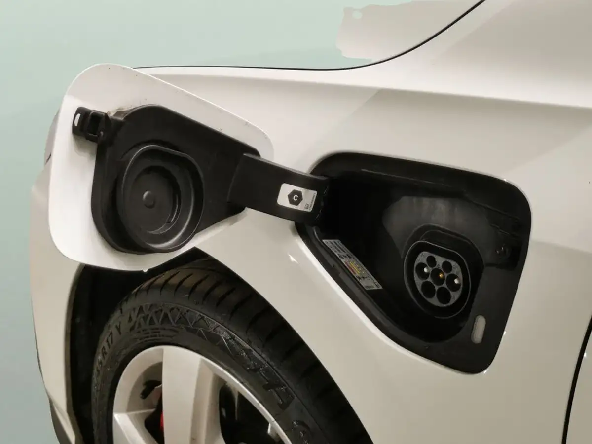 2021-volkswagen-golf-14-tsi-gte-big-38