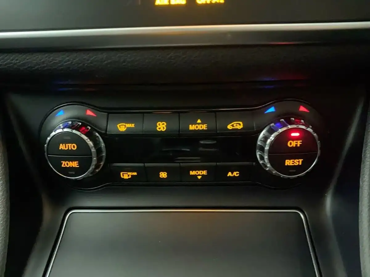 2018-mercedes-benz-cla-16-cla-180-amg-line-coupe-4d-7g-dct-big-28