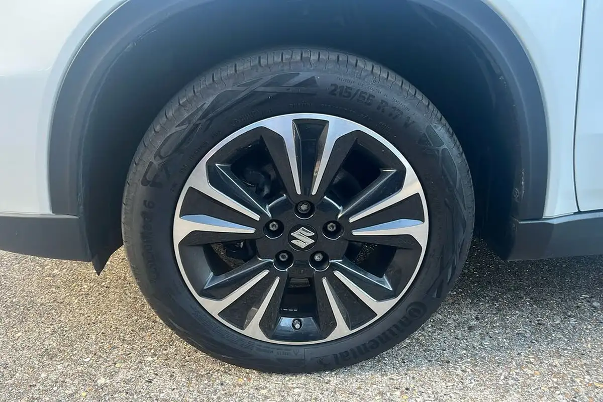 2023-suzuki-vitara-15-sz5-big-8