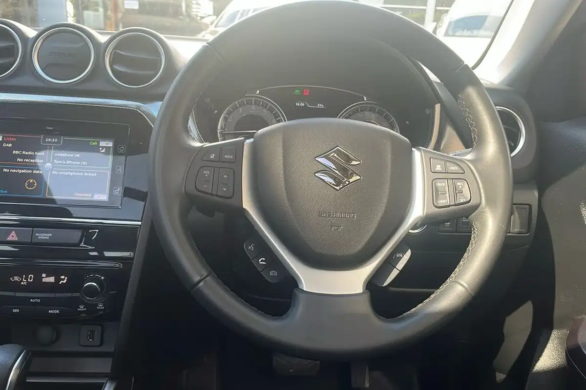 2023-suzuki-vitara-15-sz5-big-32
