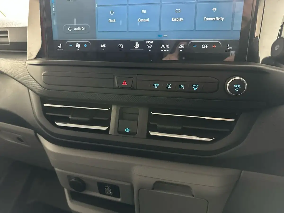 2024-ford-transit-custom-25t-320-l1h1-limited-phev-227pseu6e-panel-van-big-22
