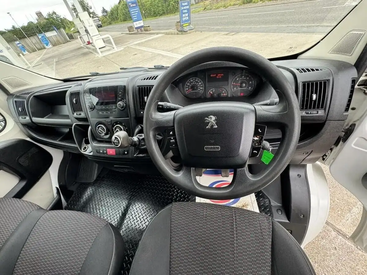 2019-peugeot-boxer-20-bluehdi-335-l3-130bhpeu6-crewcab-dropside-bfb-big-36
