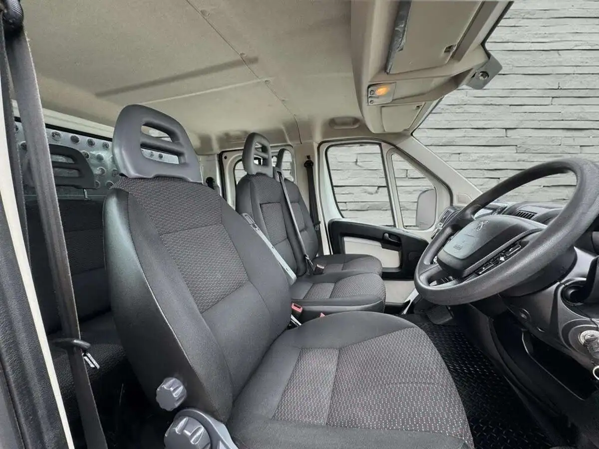 2019-peugeot-boxer-20-bluehdi-335-l3-130bhpeu6-crewcab-dropside-bfb-big-12