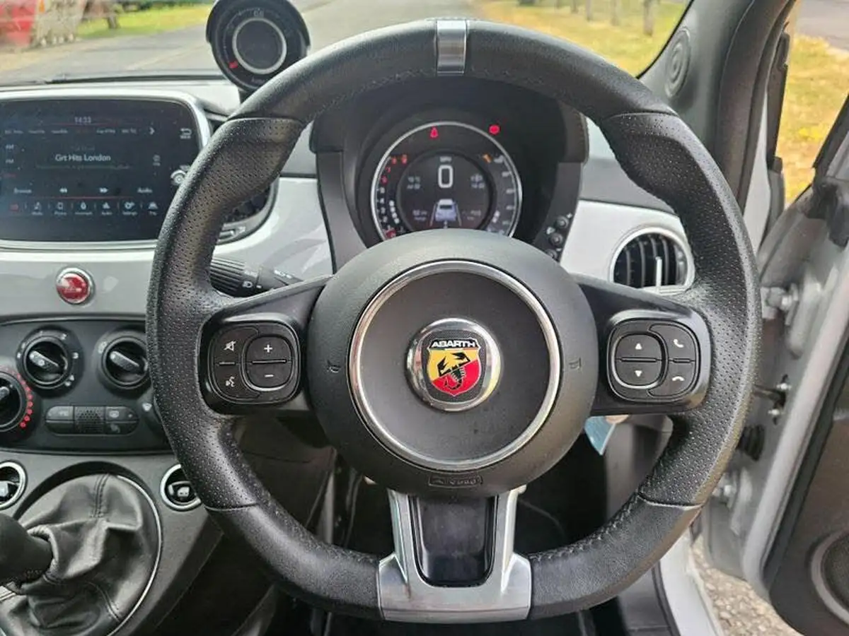 2021-abarth-595-14-tjet-big-6