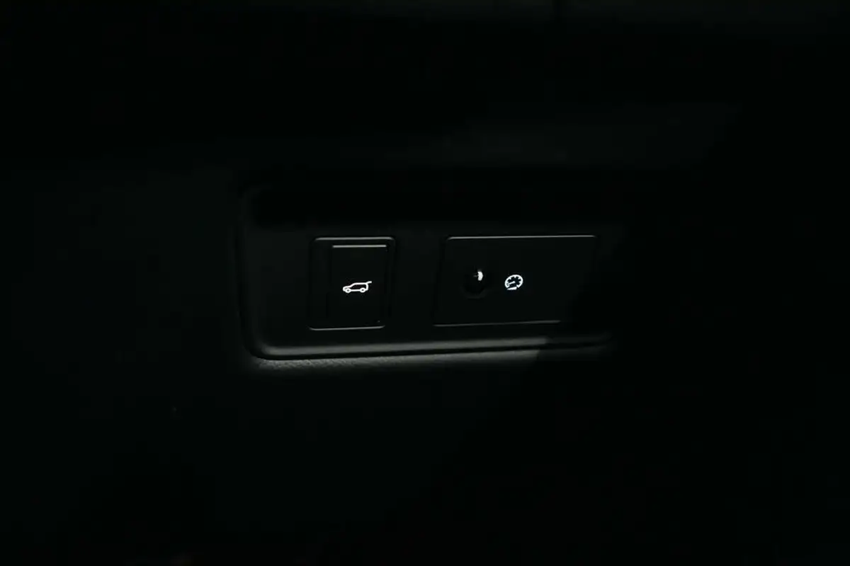 2018-land-rover-range-rover-sport-30-sd-v6-hse-sd-v6-big-43