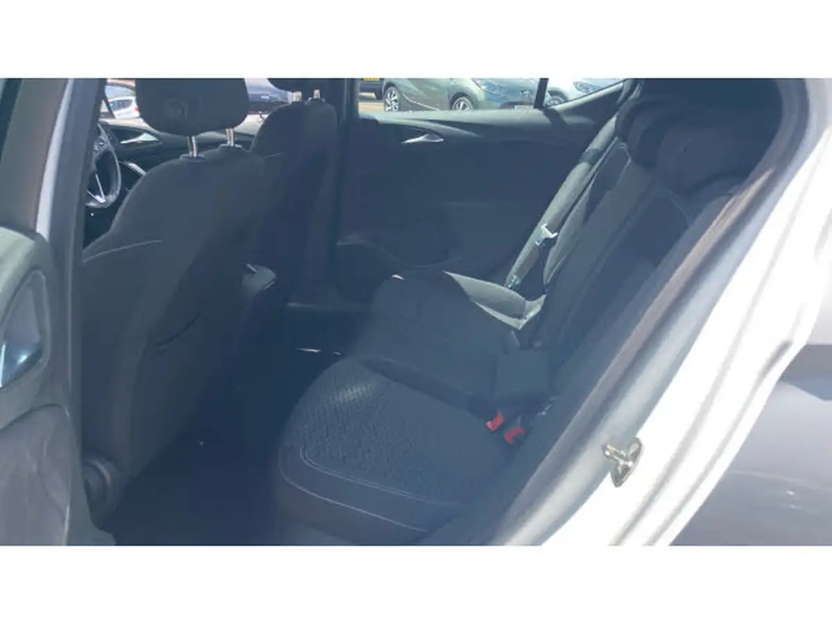 2017-vauxhall-astra-14i-16v-turbo-sri-nav-150ps-hatchback-big-15