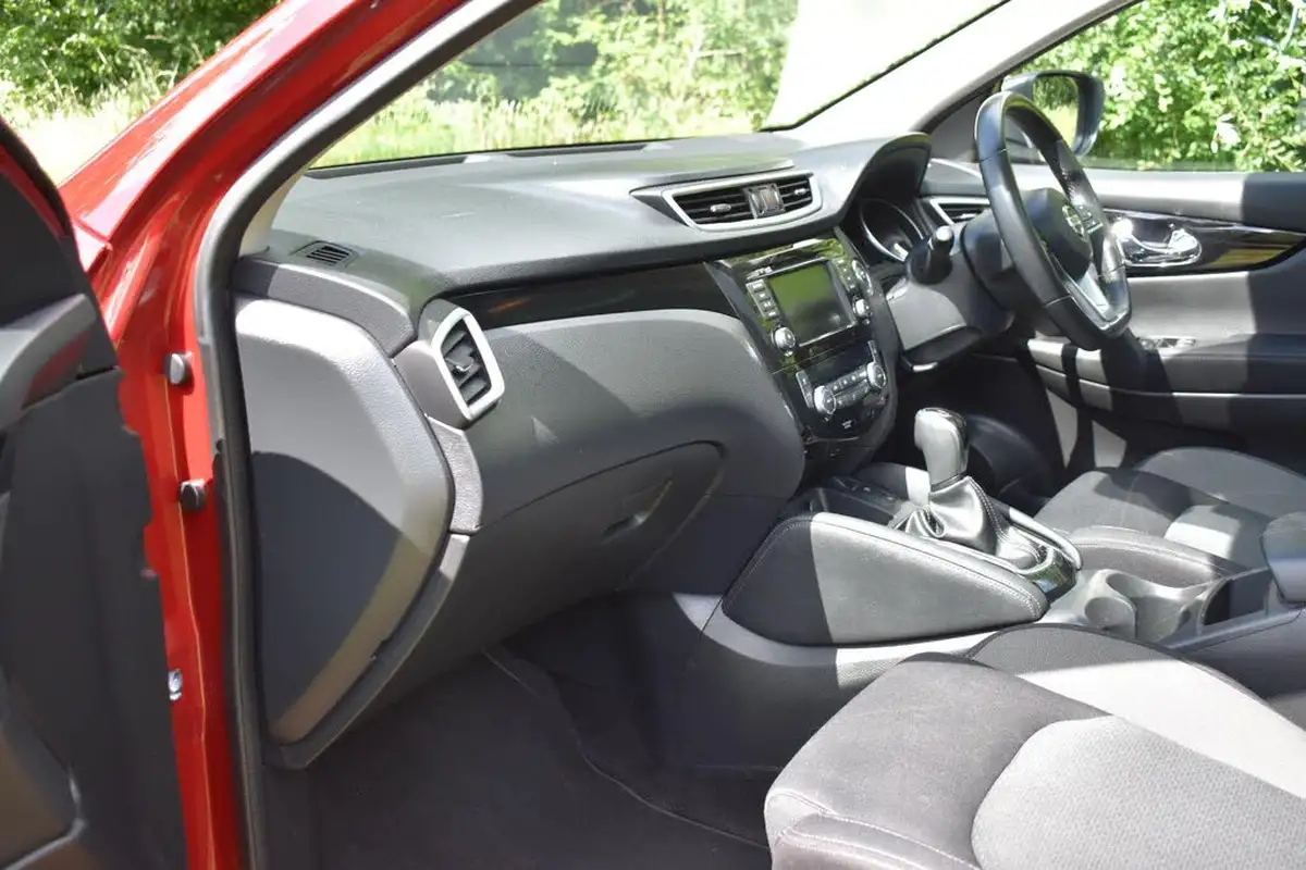 2020-nissan-qashqai-13-dig-t-n-connecta-160ps-auto-big-29