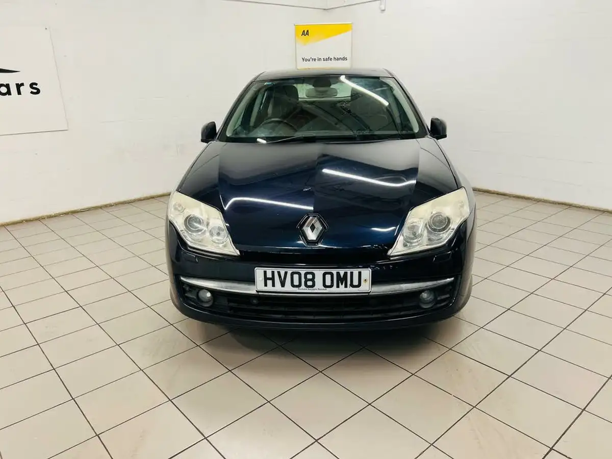 2008-renault-laguna-20td-initiale-150-hatchback-big-2