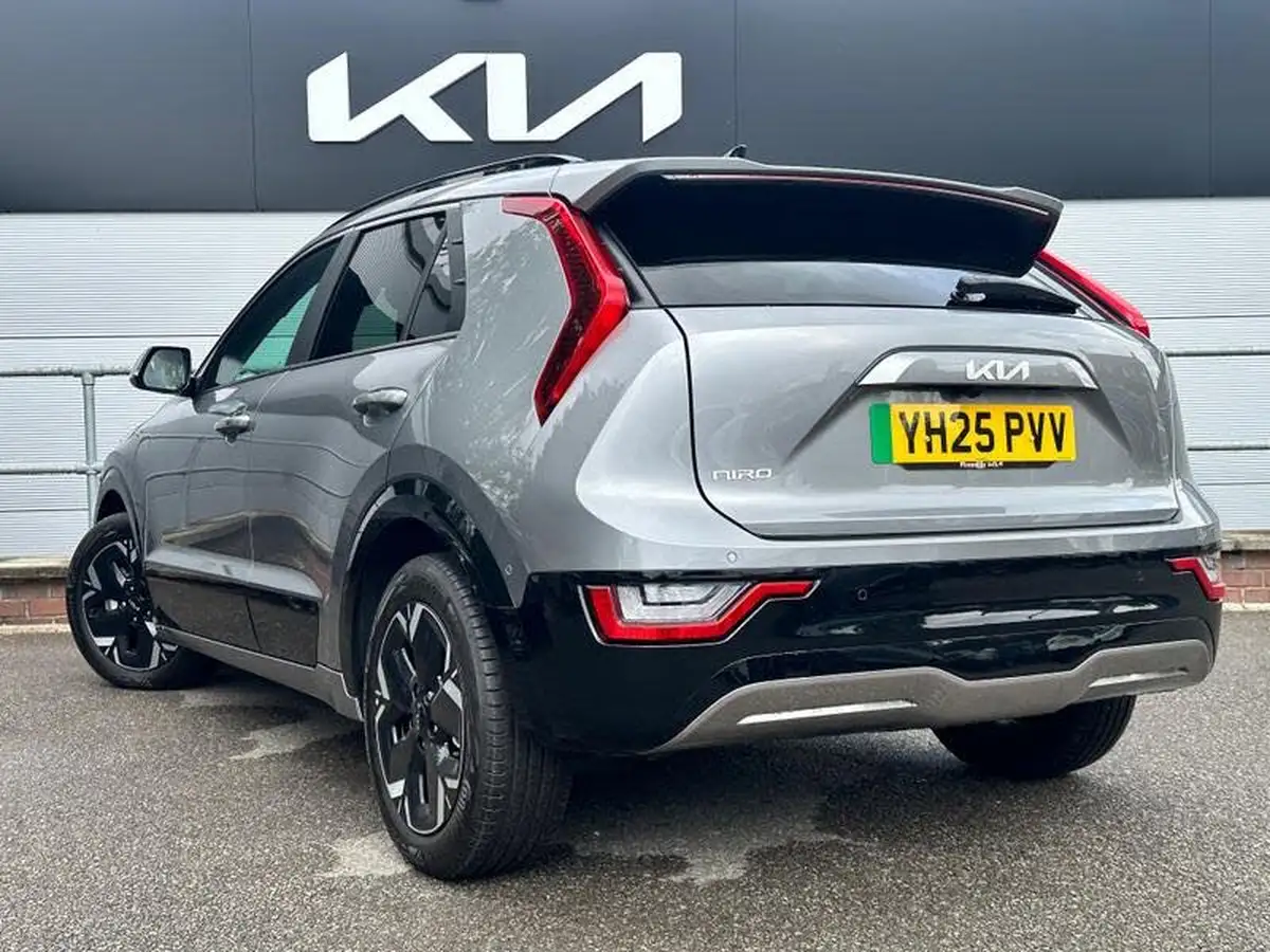 2025-kia-niro-ev-e-4-big-3