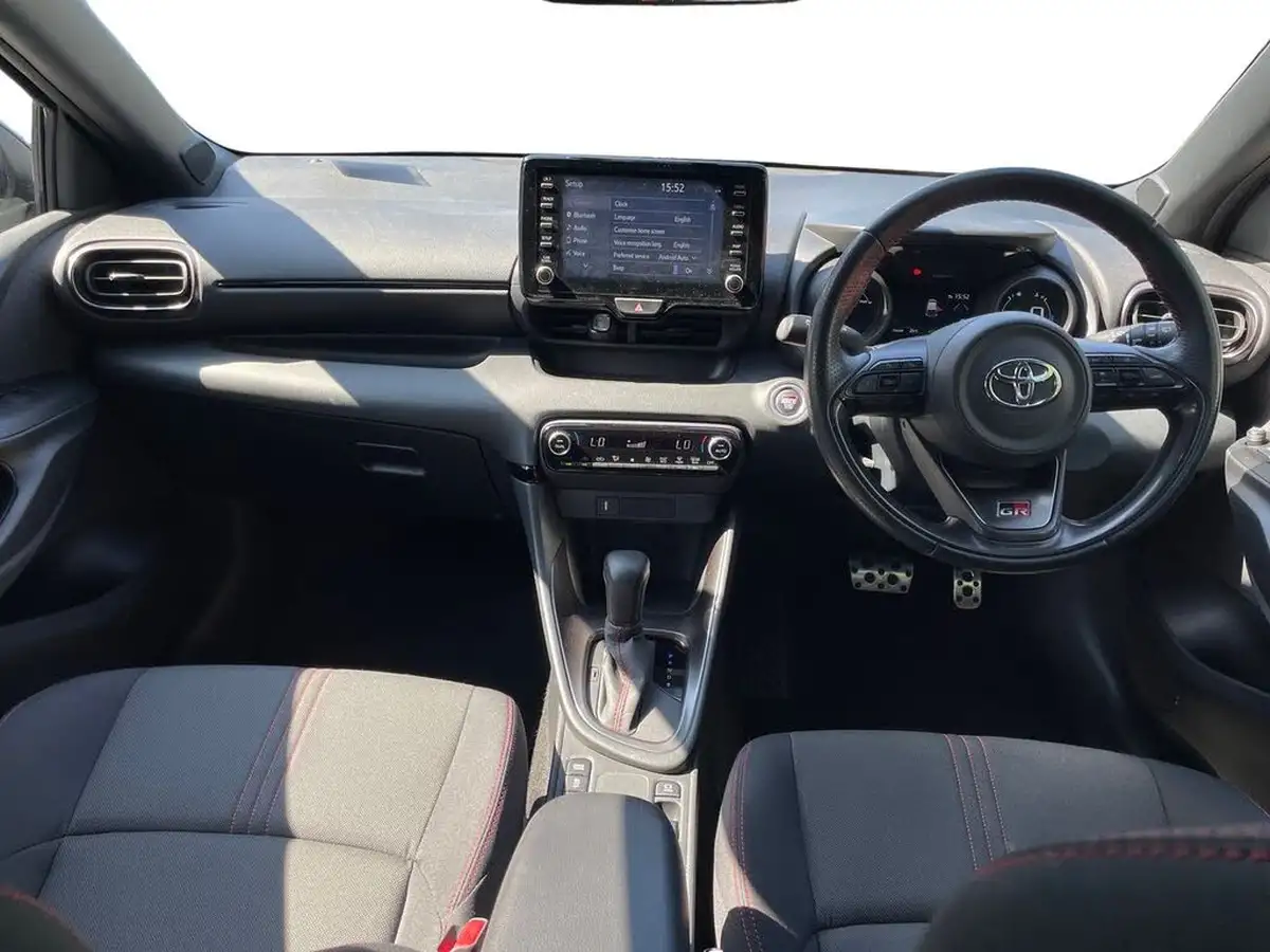 2023-toyota-yaris-15-vvt-i-gr-sport-114bhp-big-12