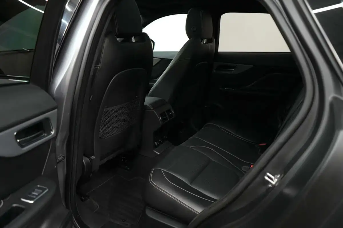 2020-jaguar-f-pace-20i-chequered-flag-big-20