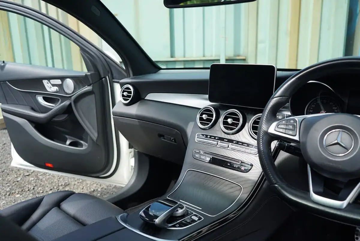 2017-mercedes-benz-glc-class-30-d-glc350d-amg-line-premium-plusss-coupe-4d-big-54