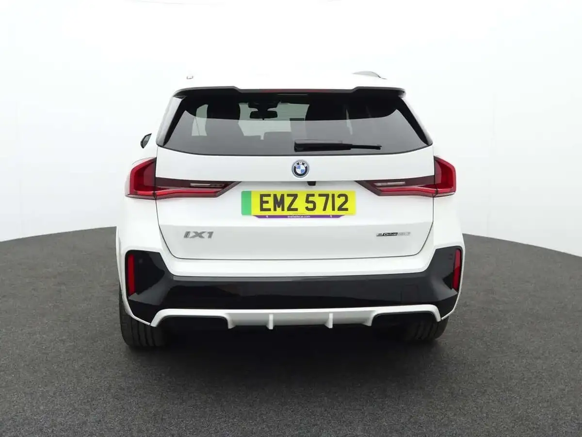 2024-bmw-ix1-e-edrive20-m-sport-big-3
