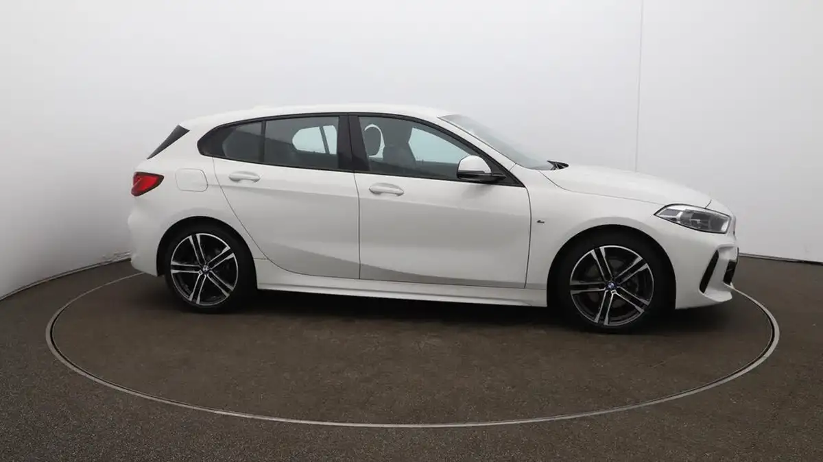 2022-bmw-1-series-15-118i-m-sport-lcp-big-47