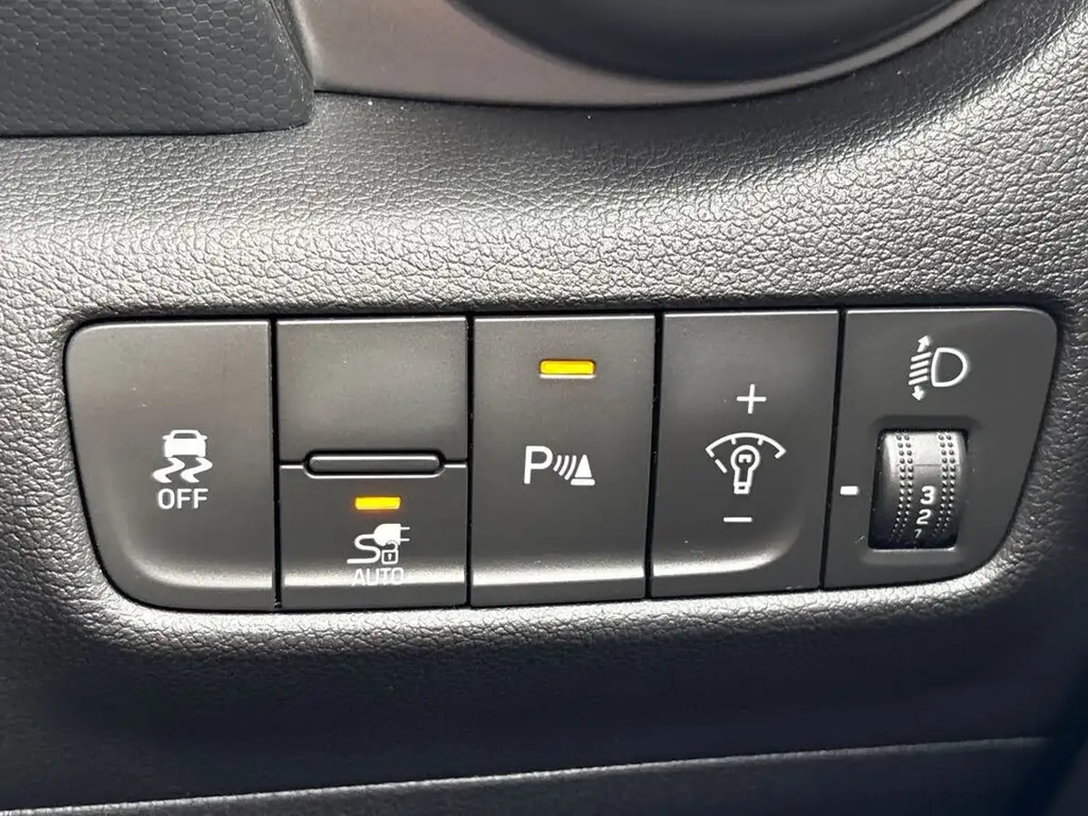 2023-hyundai-kona-e-premium-136ps-39kwh-big-30